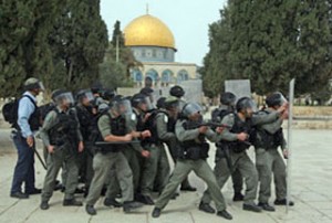 Israeli police enter the Al-Aqsa Mosque compound.‎ Photo: Press TV