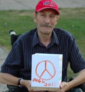 Aug. 6, 2011: Nick Ternette at the annual Lanterns for Peace ceremony in Winnipeg. Photo: Paul S. Graham
